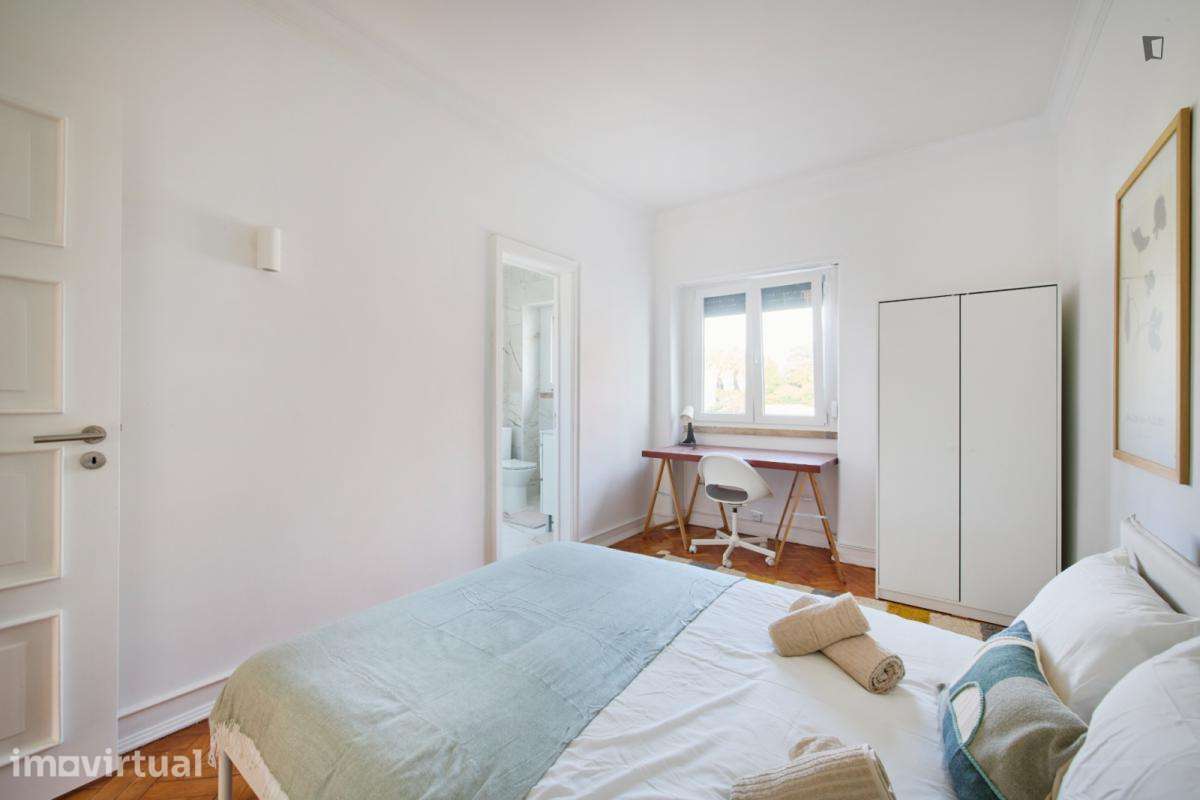 Quarto - localizado em Entrecampos Lisbon - Grande imagem: 4/43