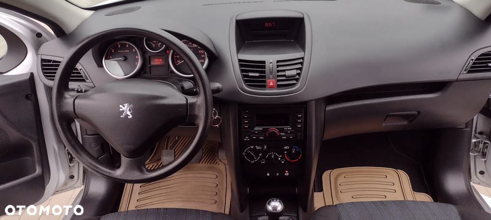 Peugeot 207 1.4 16V Trendy - 15