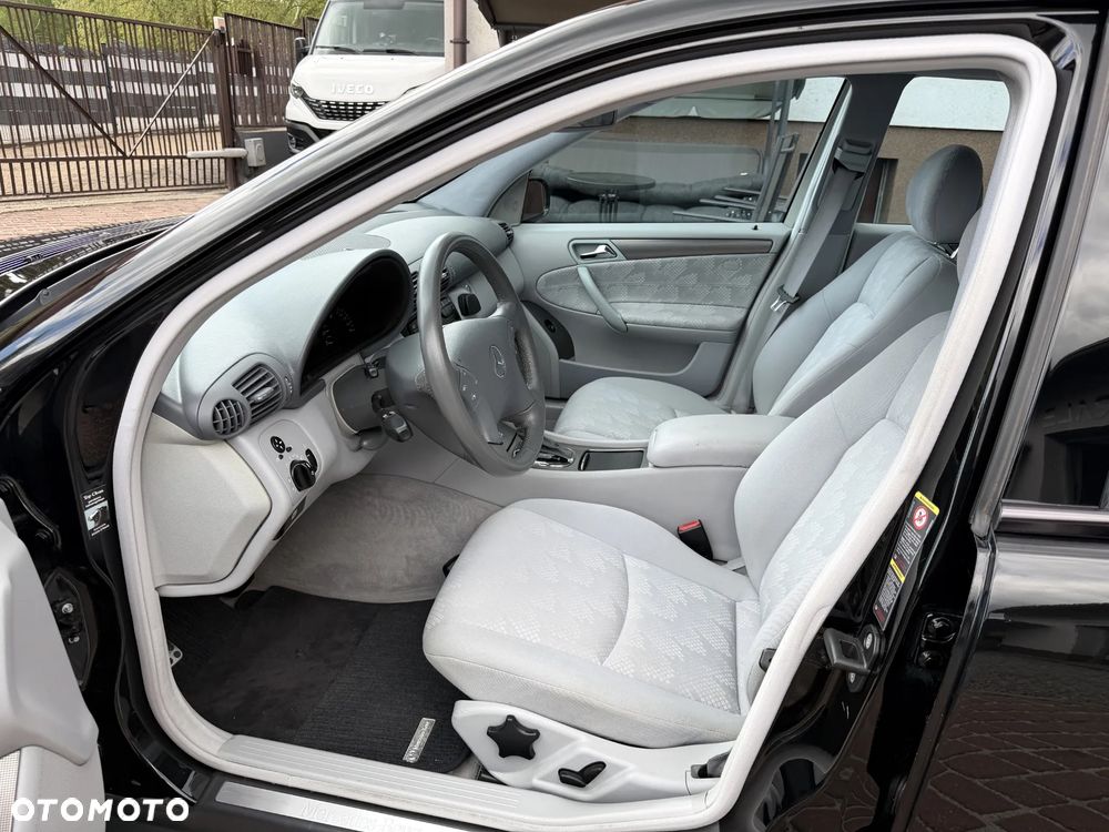 Mercedes-Benz Klasa C 200 Kompressor Automatik Avantgarde - 24