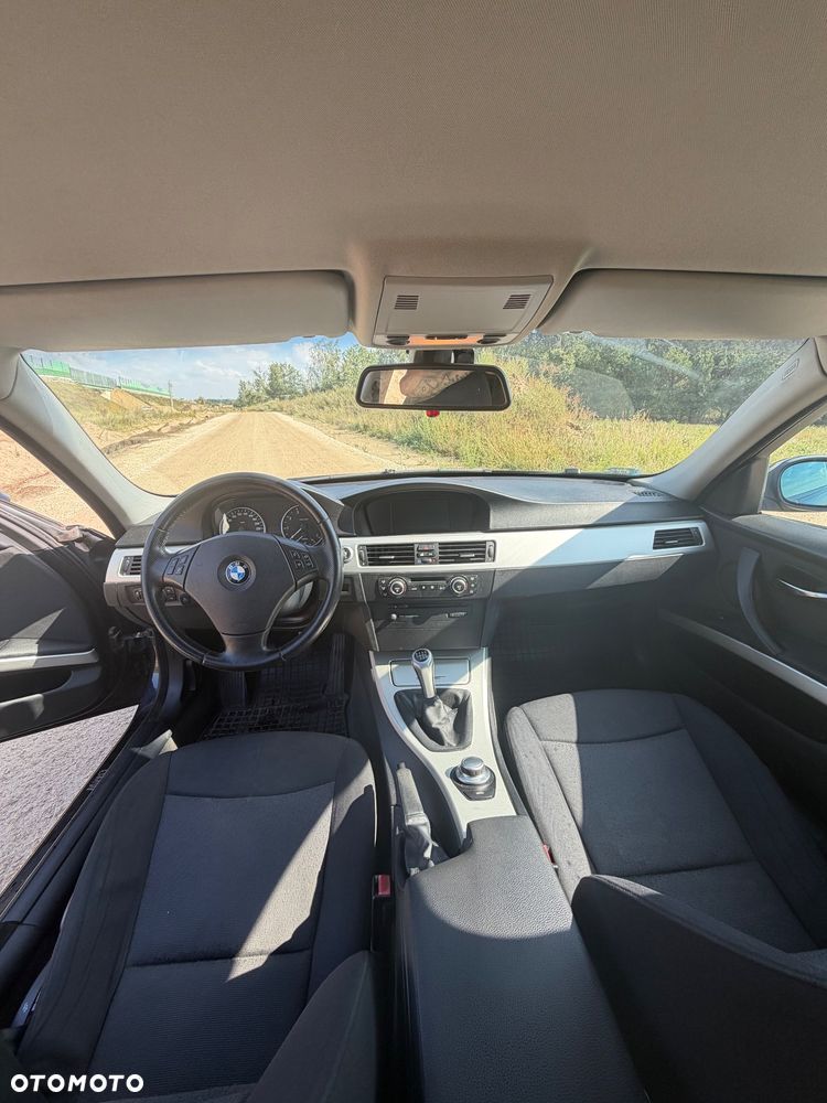 BMW Seria 3 320i - 6
