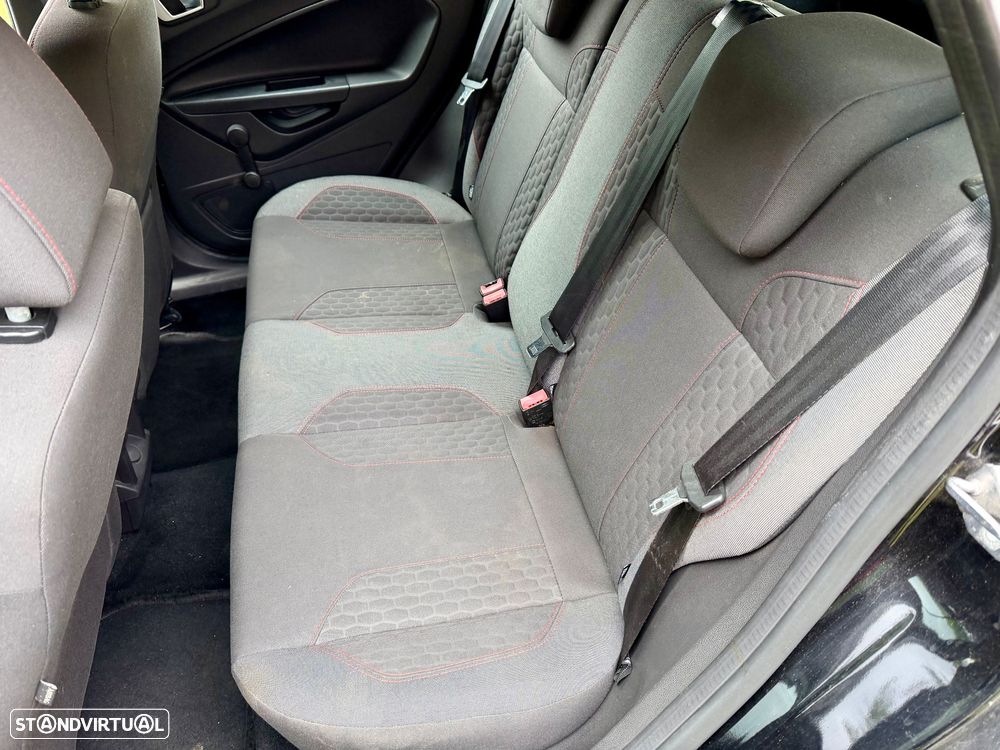 Ford Fiesta 1.5 TDCi STLine - 21