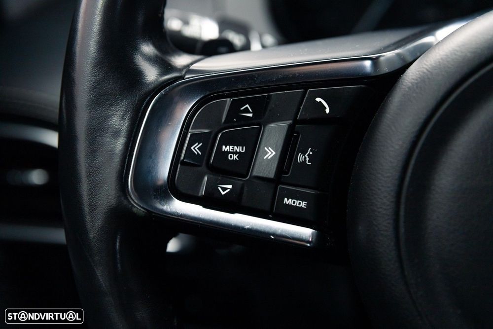 Jaguar XE 2.0 D R-Sport Aut. - 29