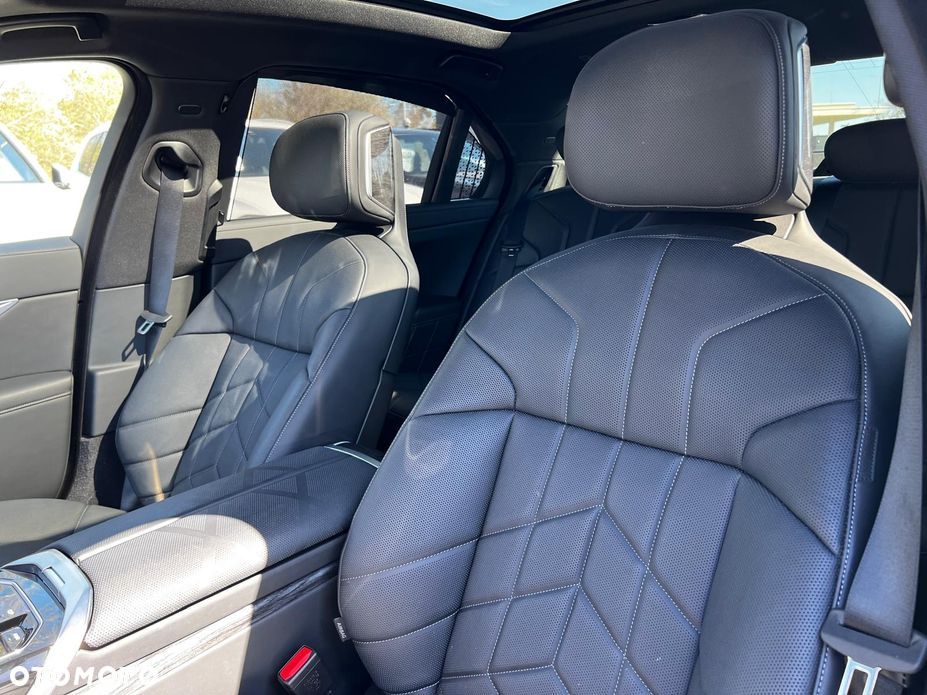 BMW Seria 7 740d xDrive mHEV sport - 17