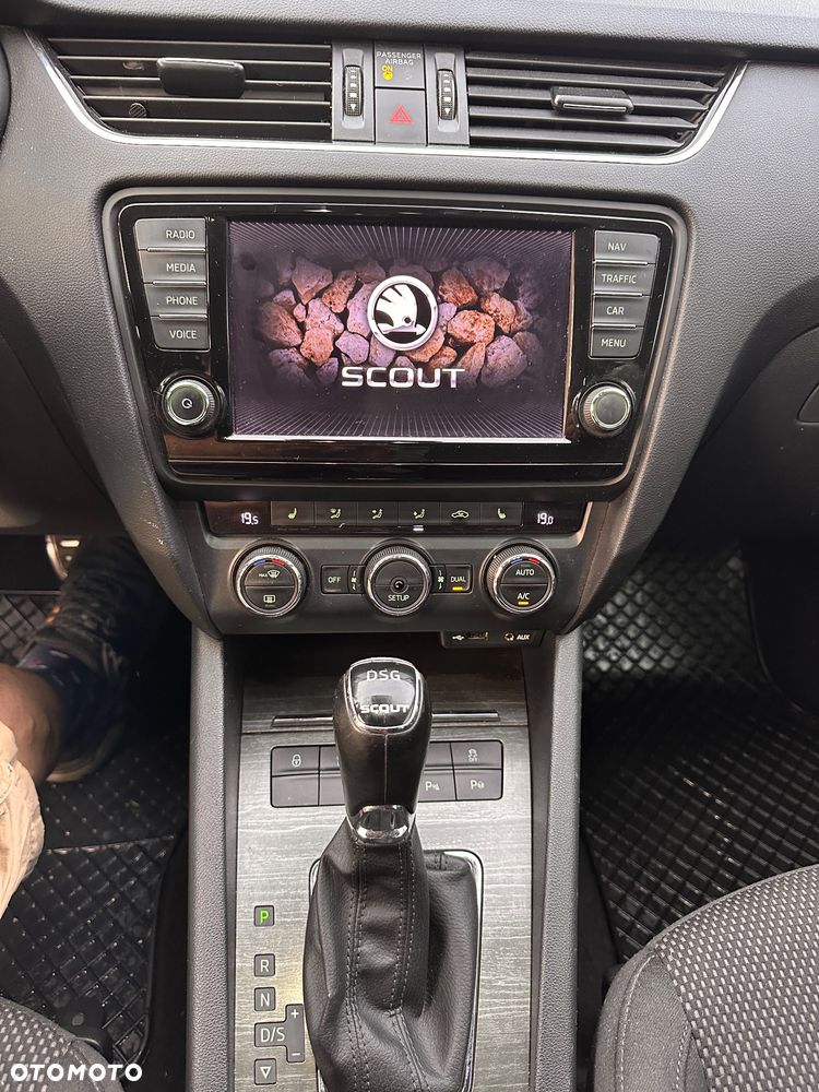 Skoda Octavia 2.0 TDI (Green tec) 4x4 DSG Scout - 10
