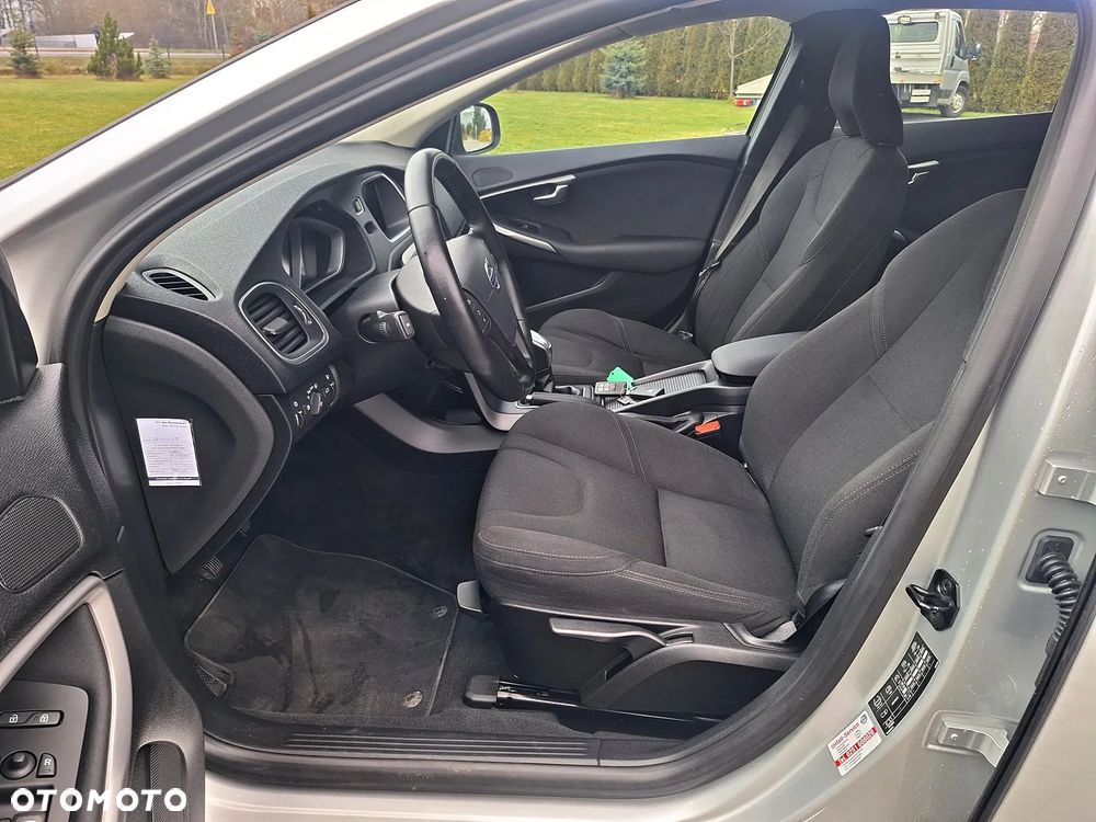 Volvo V40 ver-d2-kinetic - 14