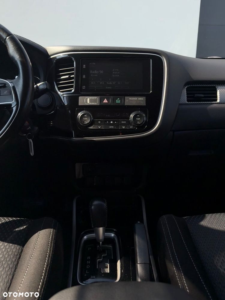 Mitsubishi Outlander 2.0 2WD CVT Active - 18