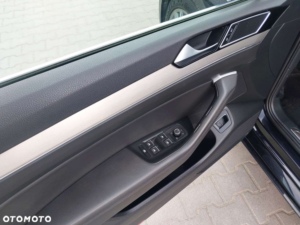 Volkswagen Passat 2.0 TDI Bi-Turbo BMT 4Mot Highline DSG - 10
