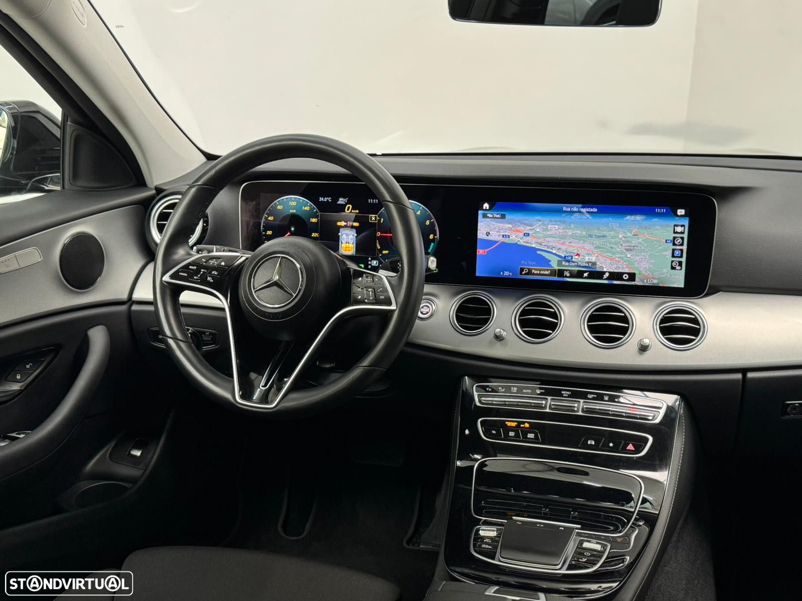 Mercedes-Benz E 300 e Exclusive Line - 32