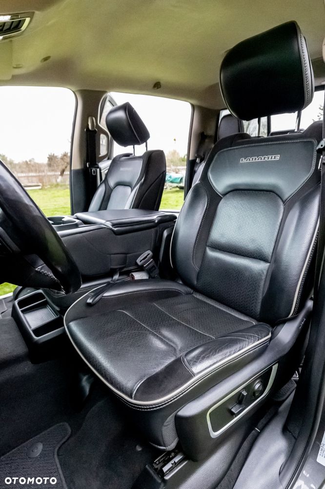 RAM 1500 5.7 Quad Cab Longbed Laramie Chrome - 21