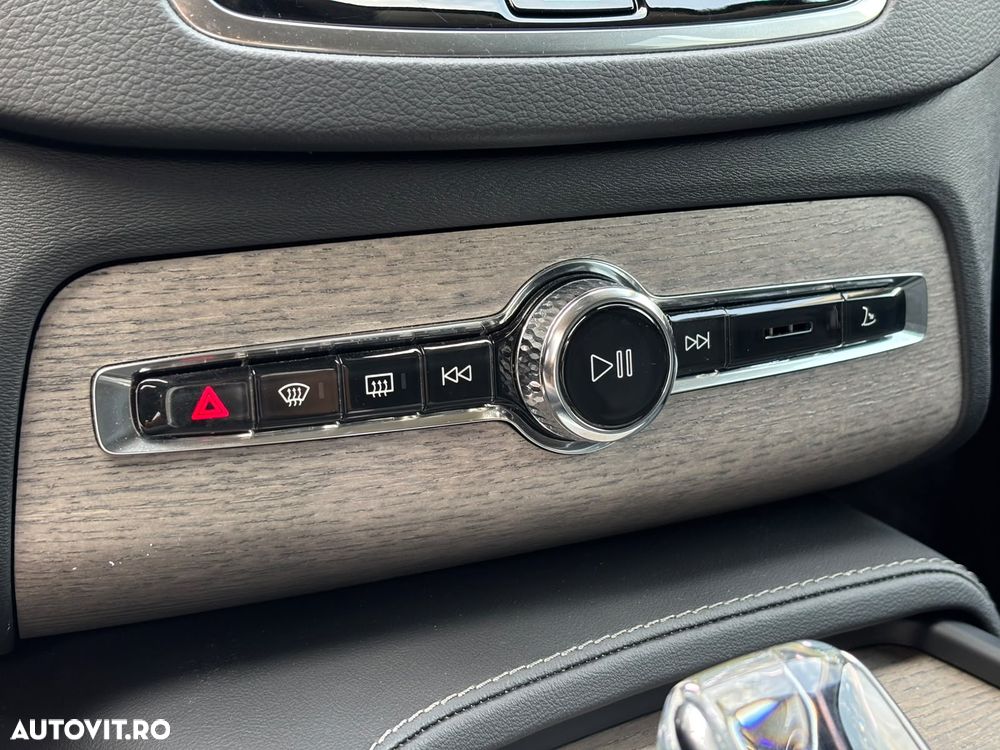Volvo XC 90 B5 D AWD Plus Bright - 22