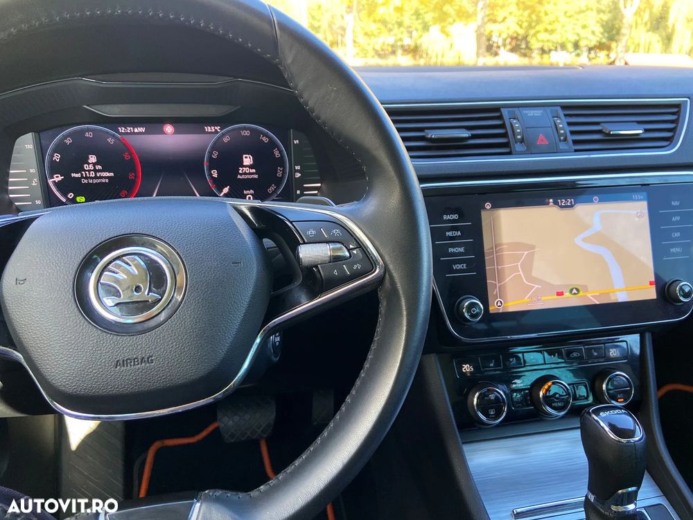 Skoda Superb 2.0 TDI DSG Premium Edition - 22