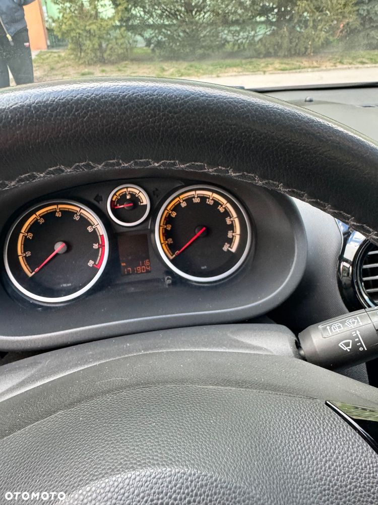 Opel Corsa 1.4 16V 111 - 2