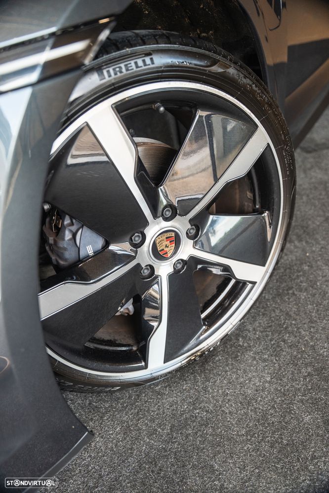 Porsche Taycan 4 - 21