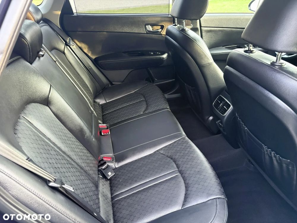 Kia Optima - 30