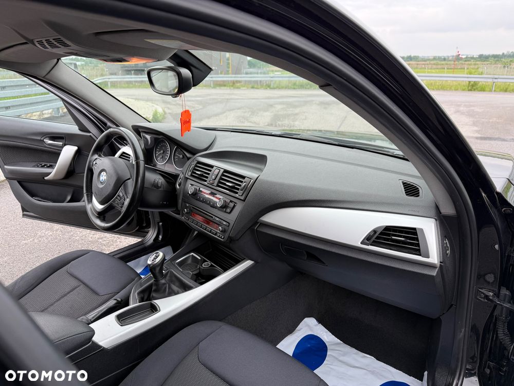 BMW Seria 1 116i - 10