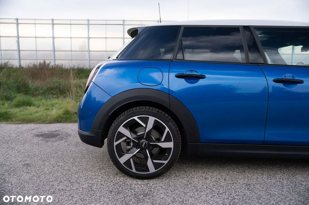 MINI Cooper S Favoured Trim - 8