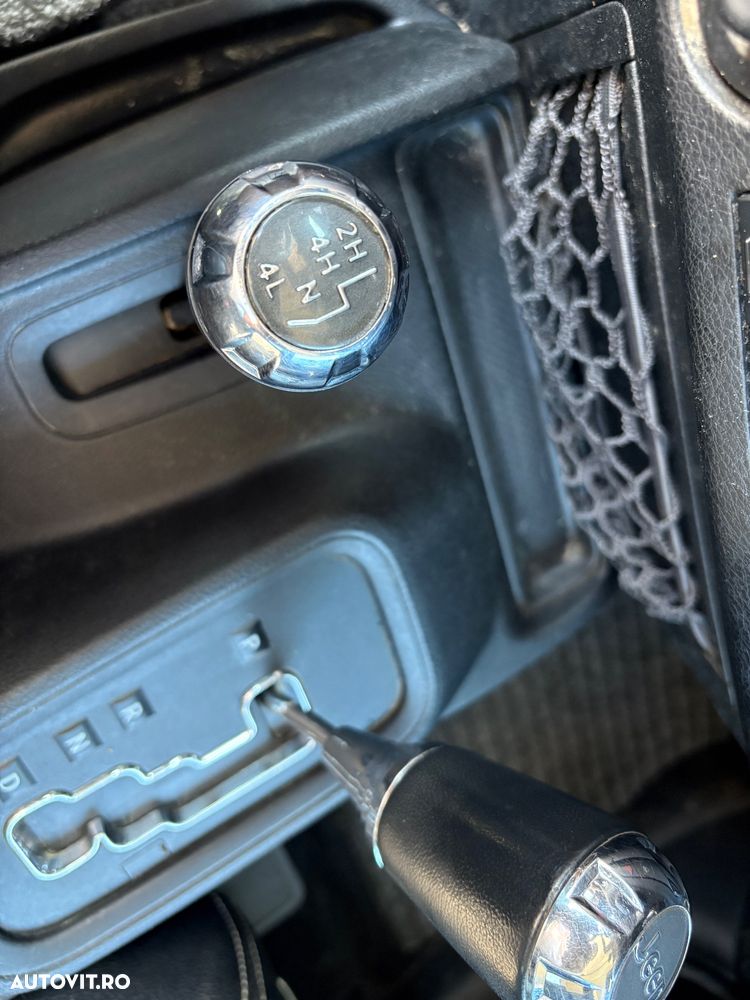 Jeep Wrangler Hard-Top 2.8 CRD DPF Automatik Sahara - 27