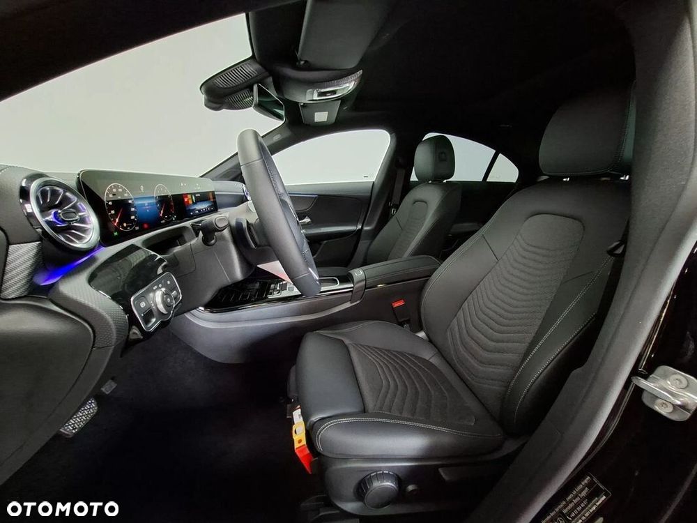 Mercedes-Benz CLA 220 4-Matic Progressive 7G-DCT - 12