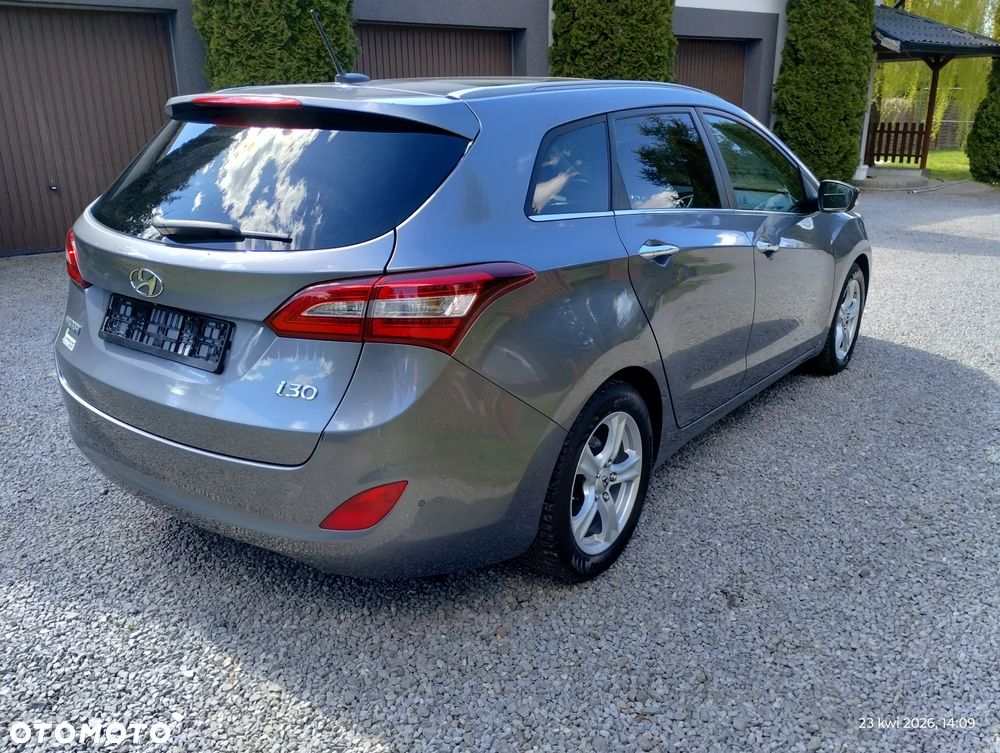 Hyundai i30 1.6 CRDi Fifa World Cup Edition - 14