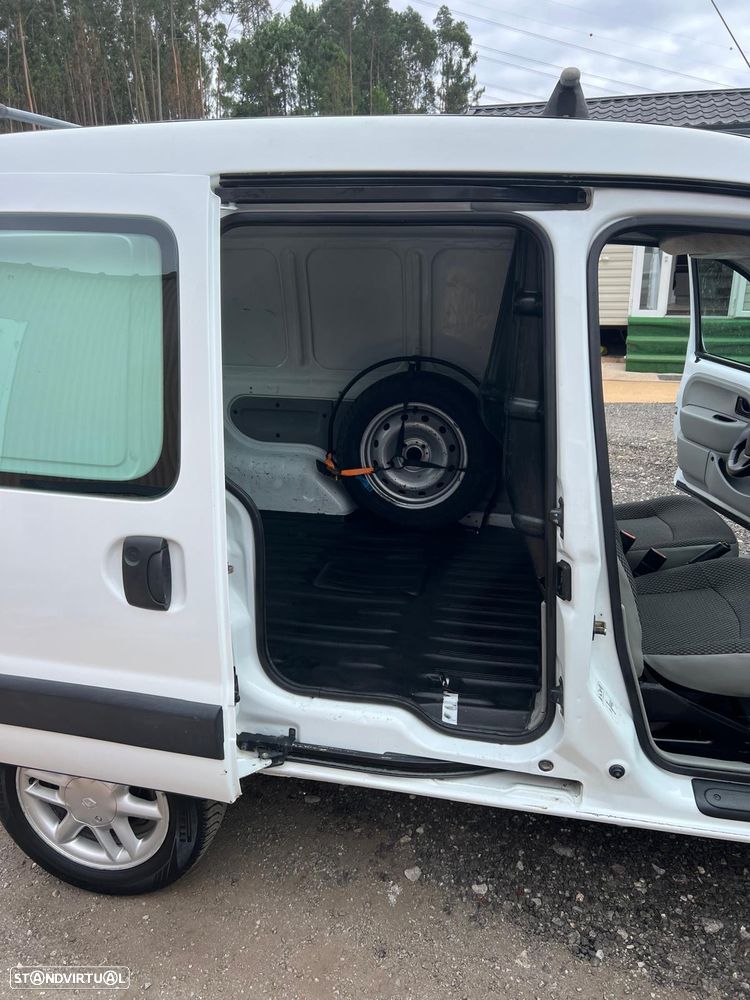 Renault kangoo 1.9 dci 4x4 van - 10