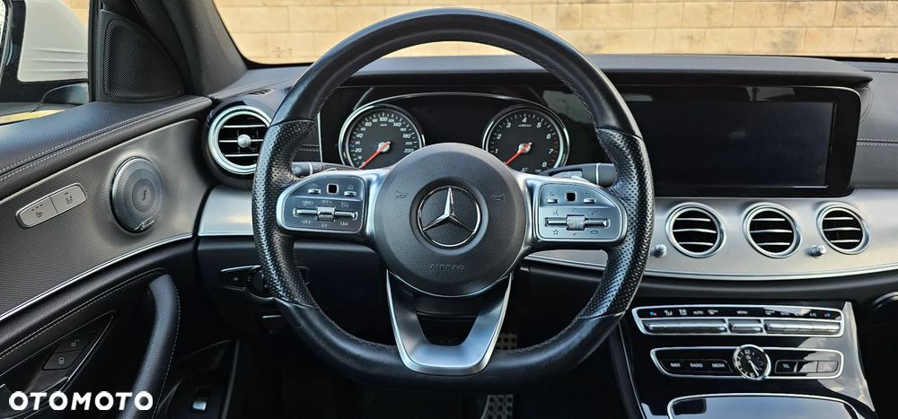 Mercedes-Benz Klasa E 200 9G-TRONIC AMG Line - 21