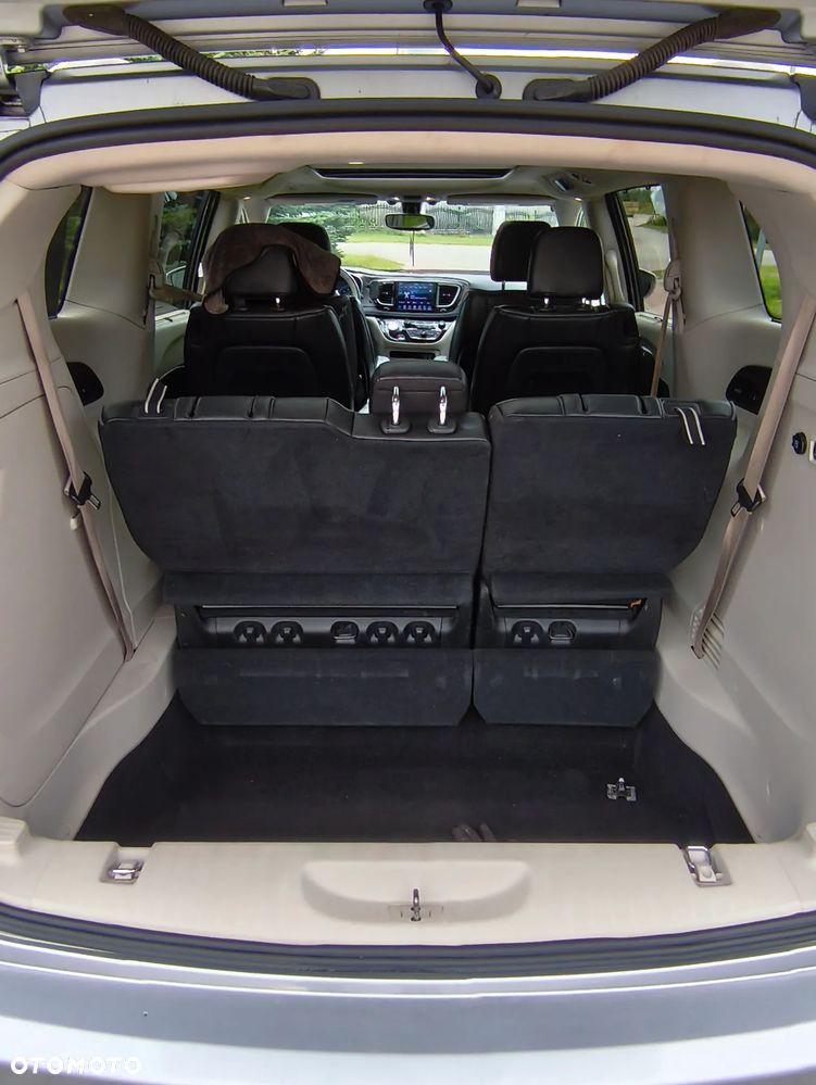 Chrysler Pacifica - 15