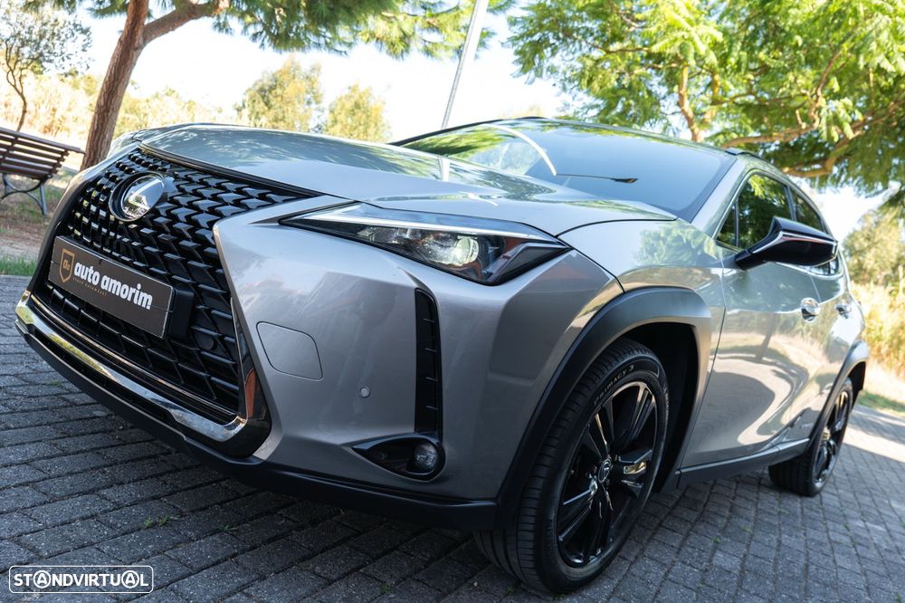 Lexus UX Special Edition (LCA) — fotografia 4
