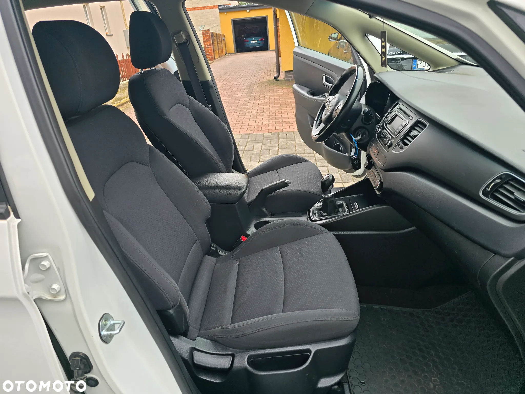 Kia Carens 1.7 CRDi 115 UEFA EURO 2016 - 21