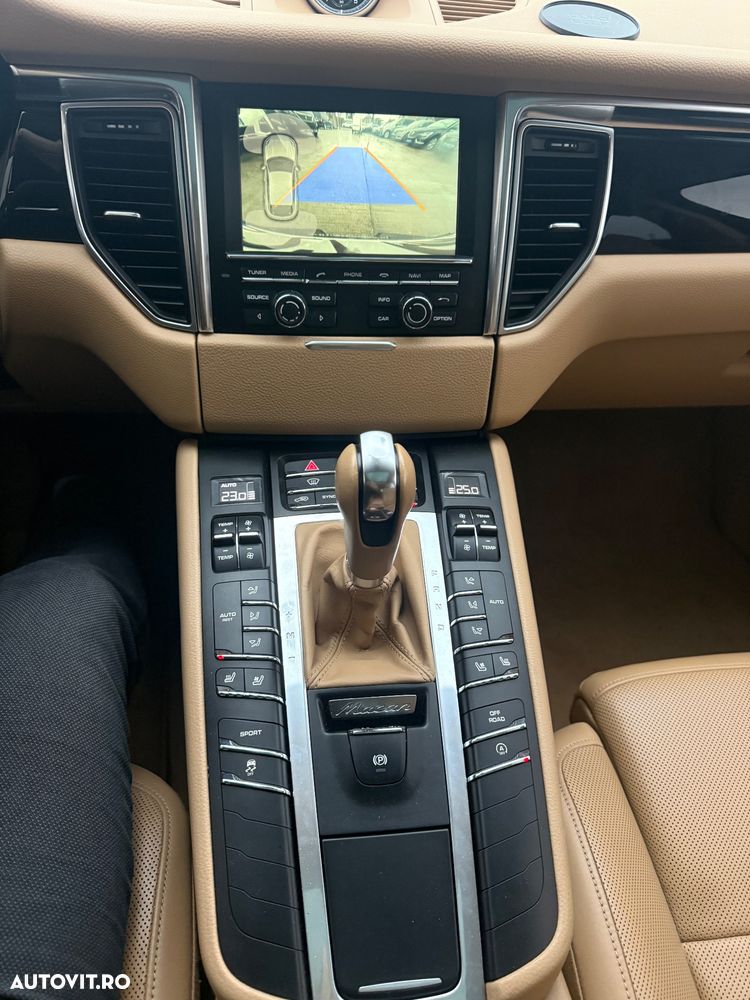Porsche Macan - 27
