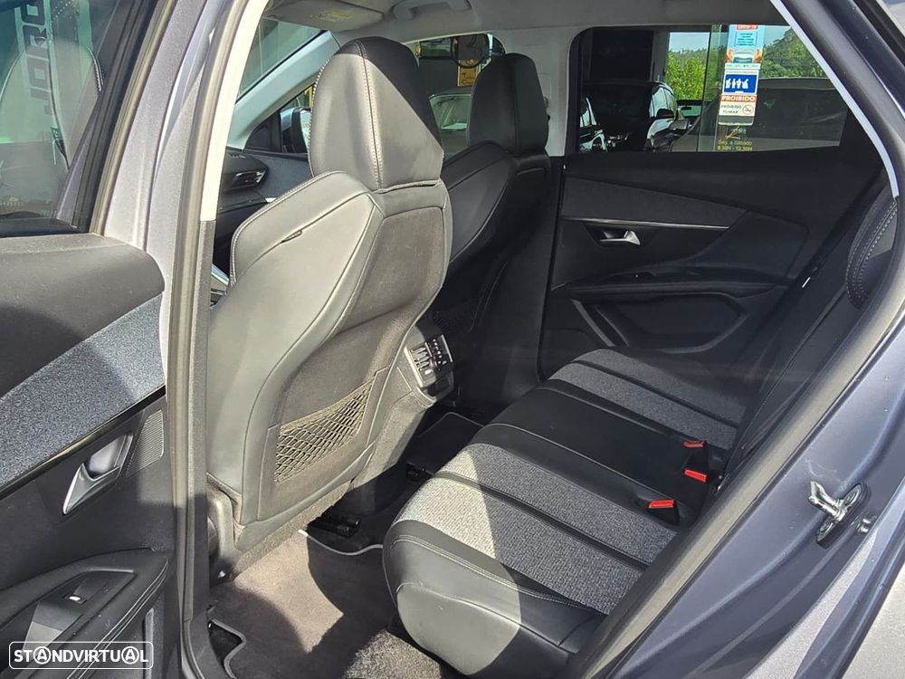 Peugeot 3008 1.2 PureTech Allure EAT8 - 18