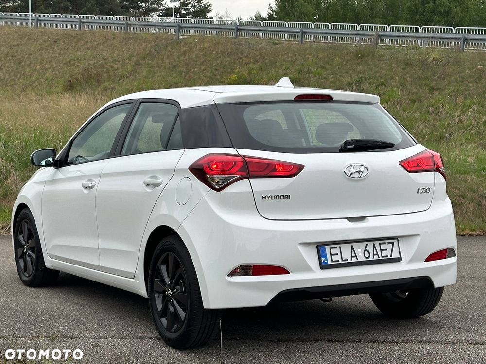 Hyundai i20 blue 1.2 Classic - 13