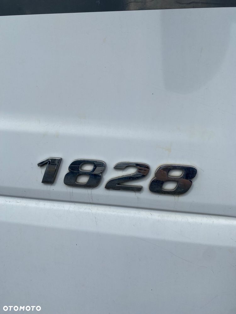 Mercedes-Benz AXOR 1828 - 4