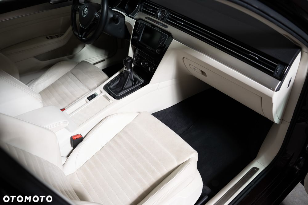 Volkswagen Passat 1.4 TSI BMT ACT Highline - 37