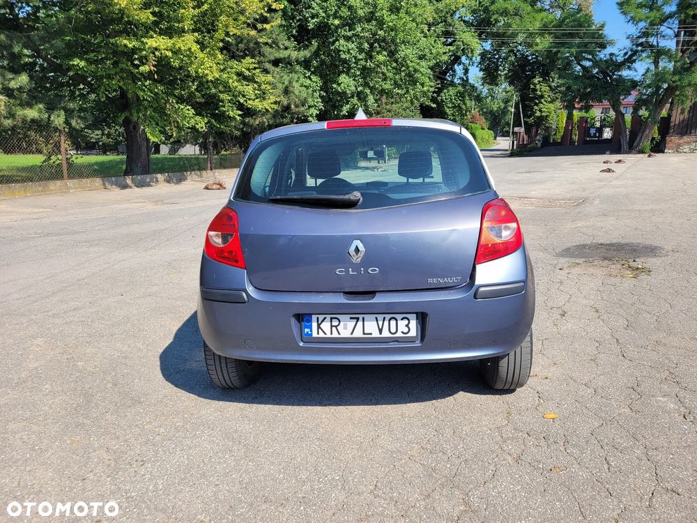 Renault Clio 1.2 16V Expression - 22