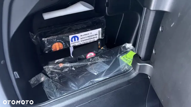 Chrysler Pacifica - 21