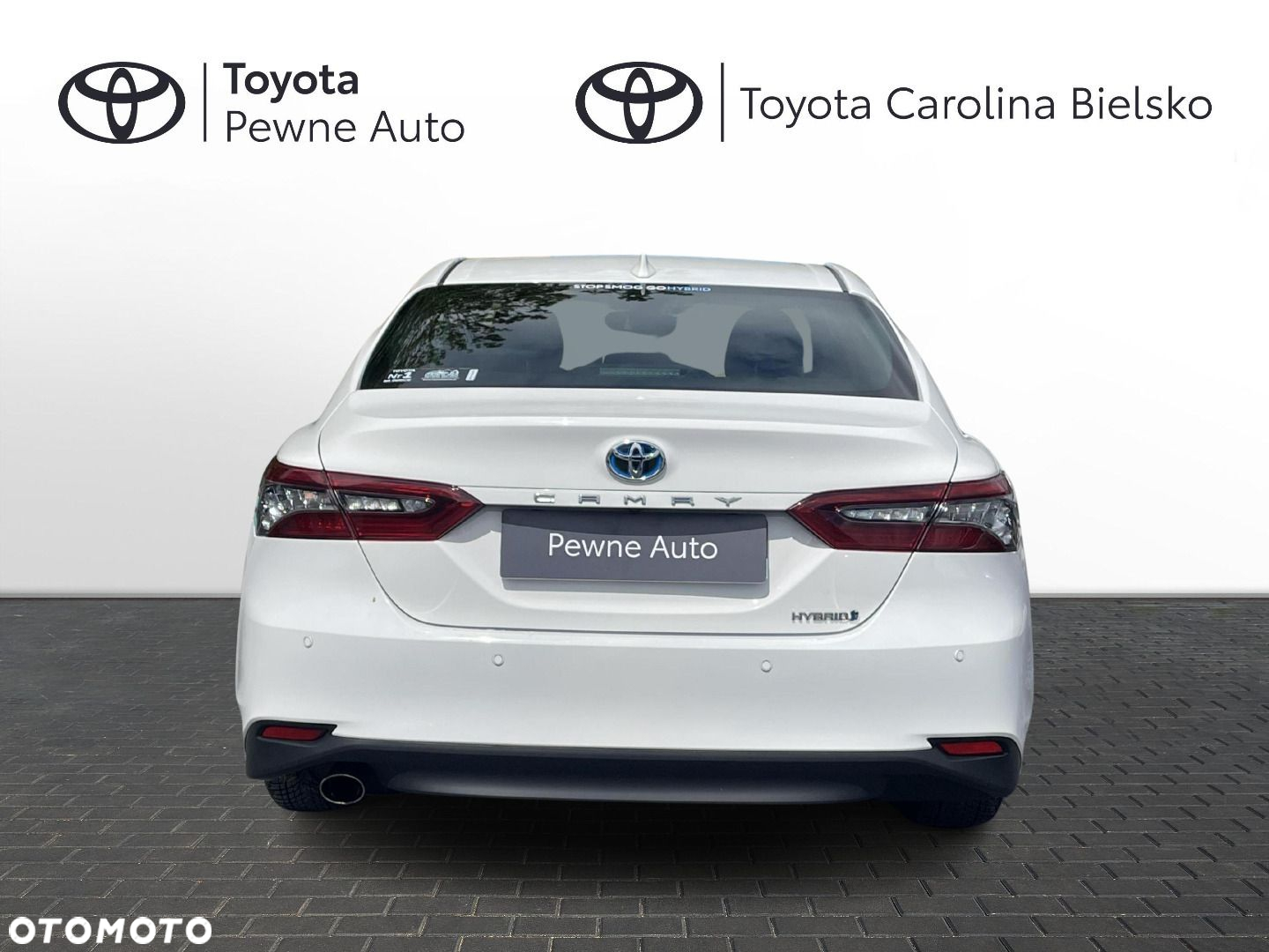 Toyota Camry - 4