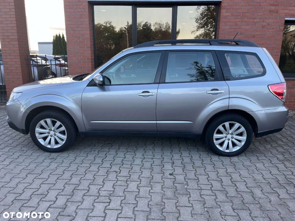 Subaru Forester 2.0i Comfort Lineartronic - 24