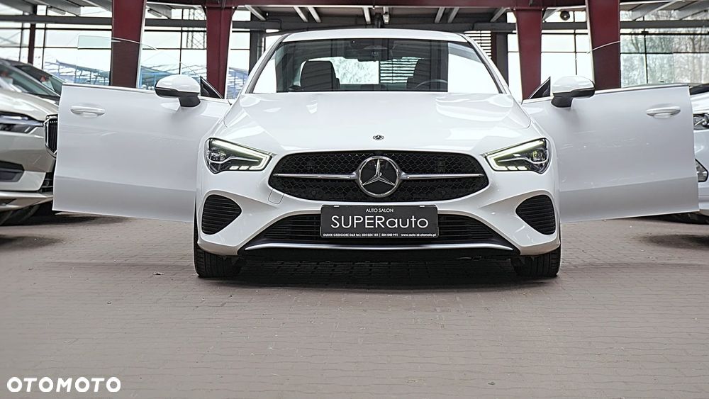 Mercedes-Benz CLA 200 7G-DCT - 4