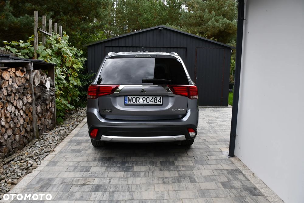 Mitsubishi Outlander - 19
