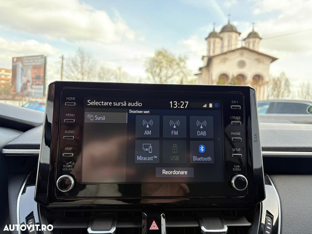 Toyota Corolla 1.8 HSD Business - 19