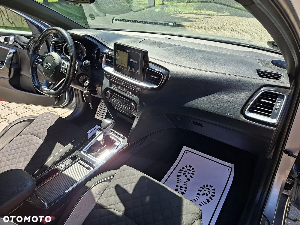 Kia Ceed - 12
