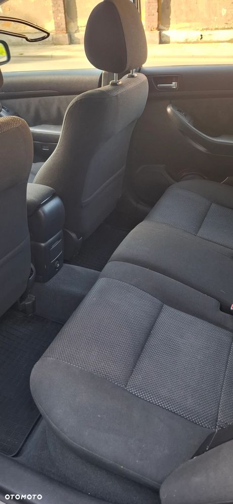 Toyota Avensis 2.0 D-4D Sol Plus - 11