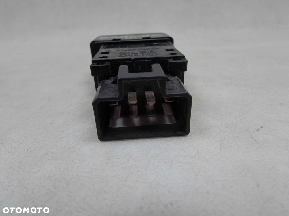 SUBARU FORESTER I 97-02 PRZELACZNIK SWIATEL AWARYJNYCH - 4