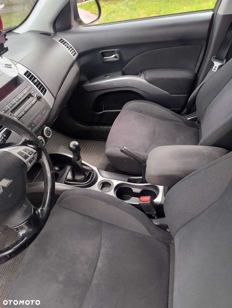 Mitsubishi Outlander 2.4 Invite 2WD - 13