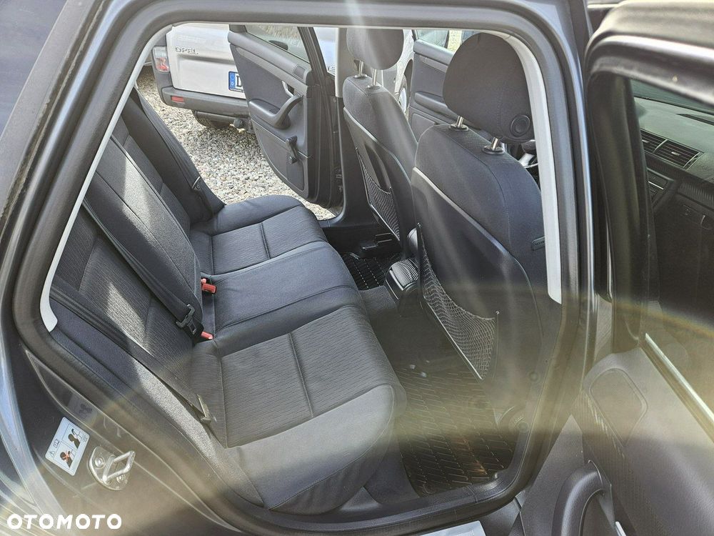 Audi A4 Avant - 11
