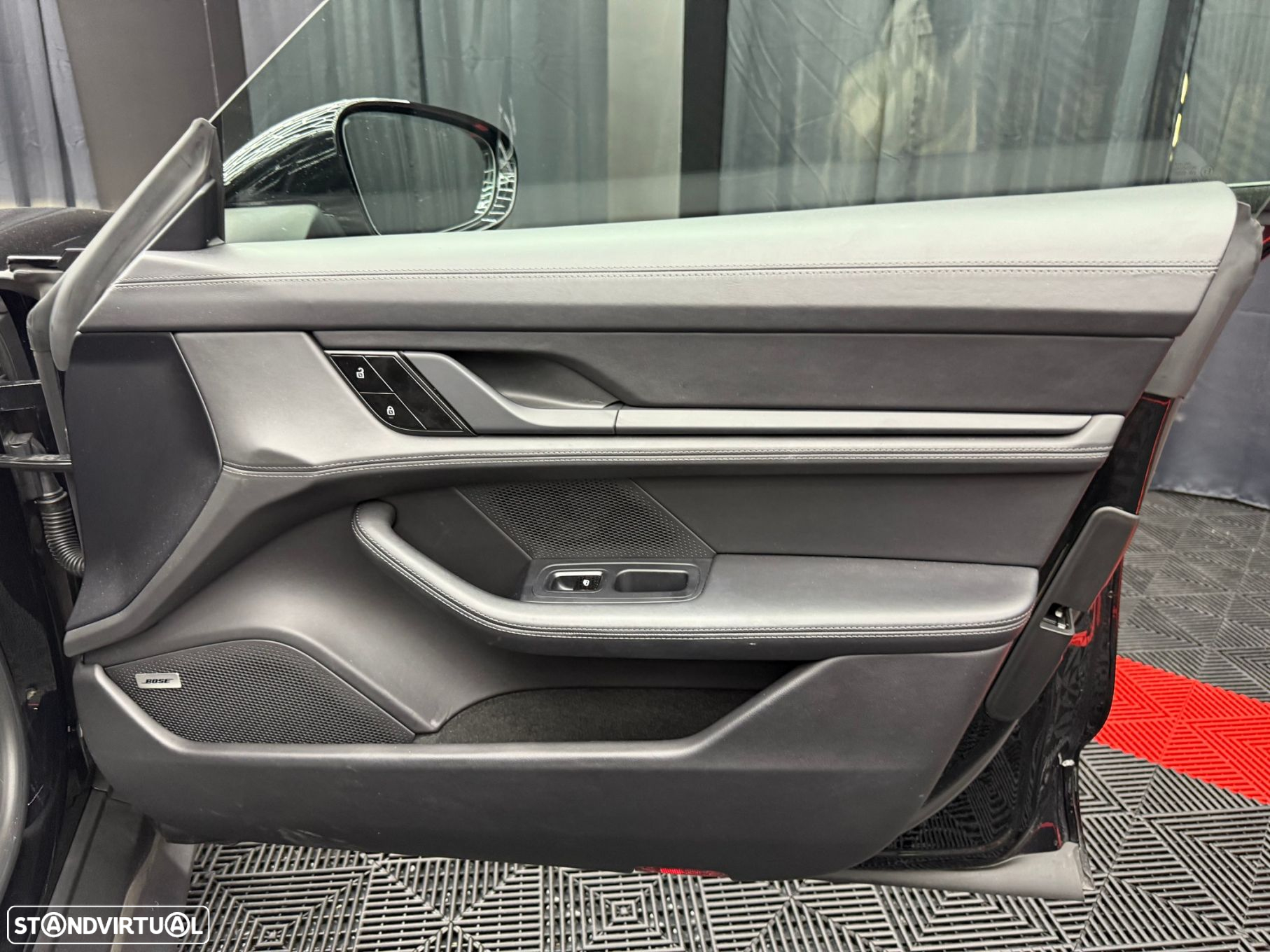 Porsche Taycan 4S bateria Performance Plus - 33