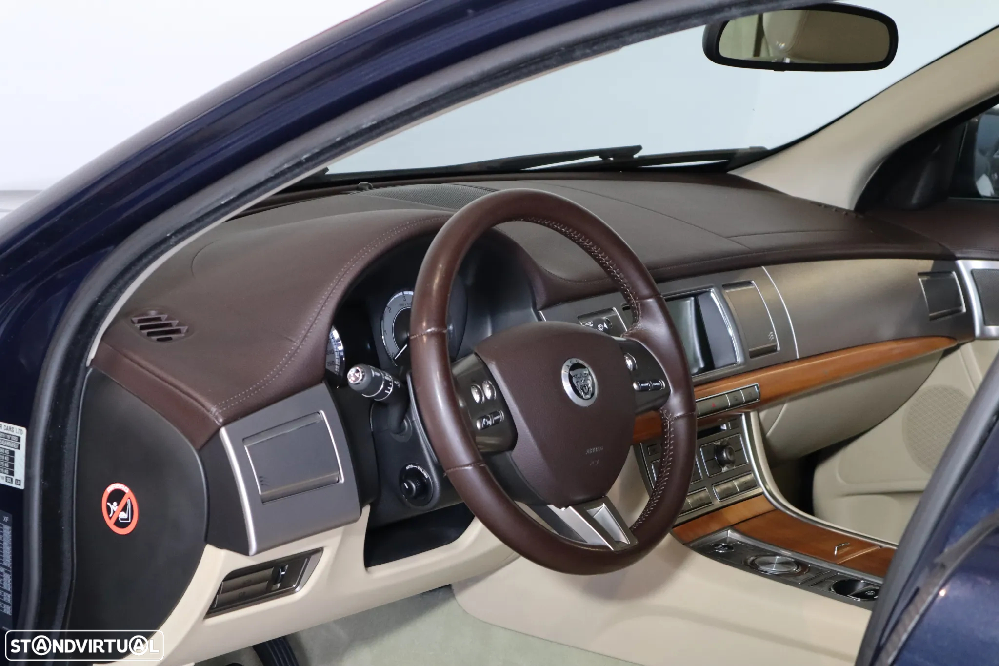 Jaguar XF 3.0 D V6 Premium Luxury - 15
