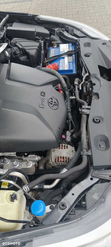 Toyota Avensis 2.0 D-4D Premium - 9