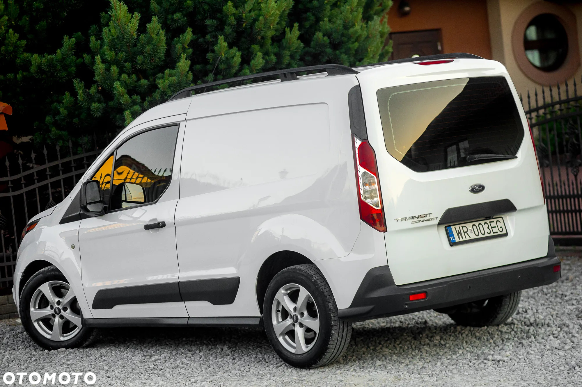 Ford Tourneo Connect 1.5 TDCi Start-Stop Titanium - 10