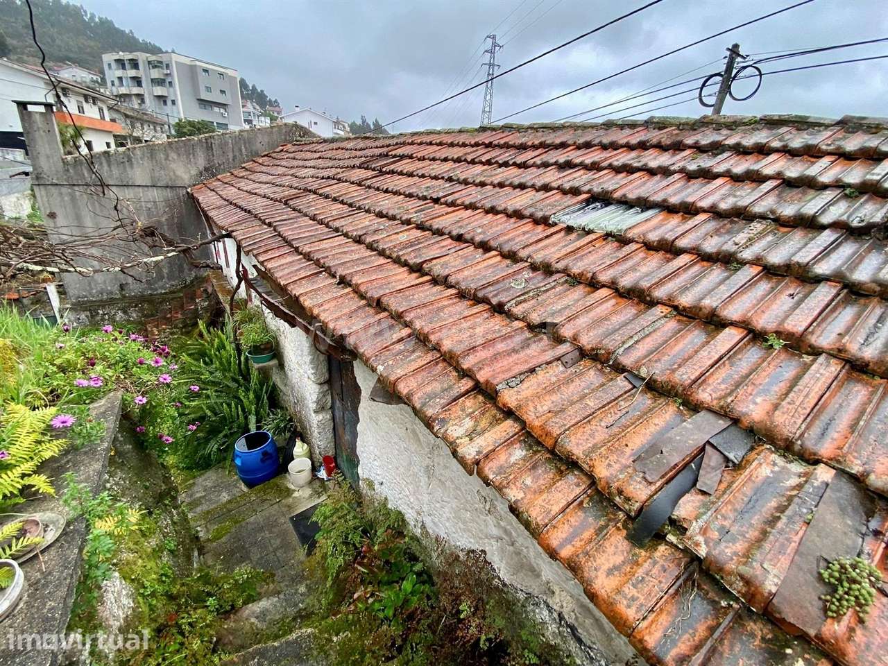 Moradia para restauro em Parada de Todeia, Paredes. - Grande imagem: 4/7